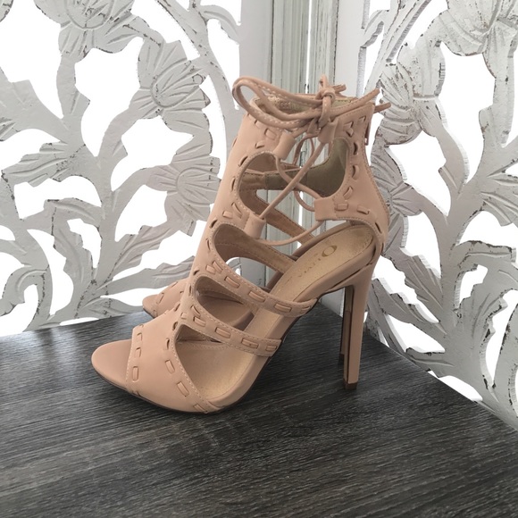 Blush Pink Side Cutout Heels - Picture 5 of 7